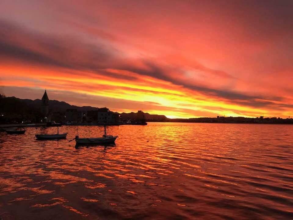 Lana I Natali Appartement Kaštela Buitenkant foto